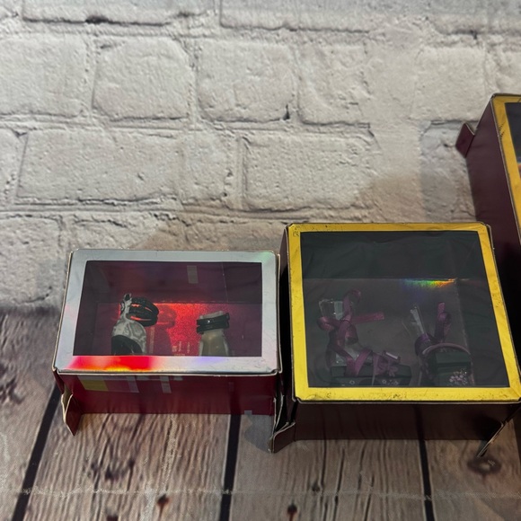 Rainbow High Lot of Doll Clothes and Shoes - Picture 6 of 7